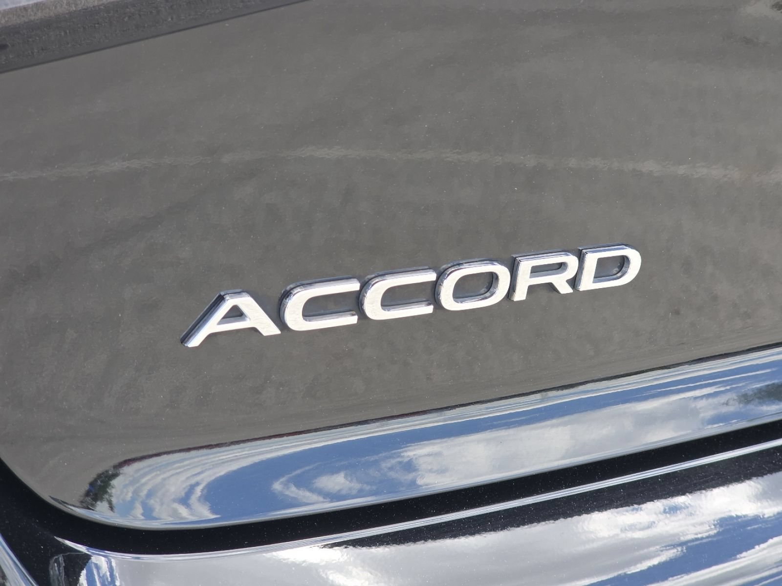 Used 2025 Honda Accord Sport image 10