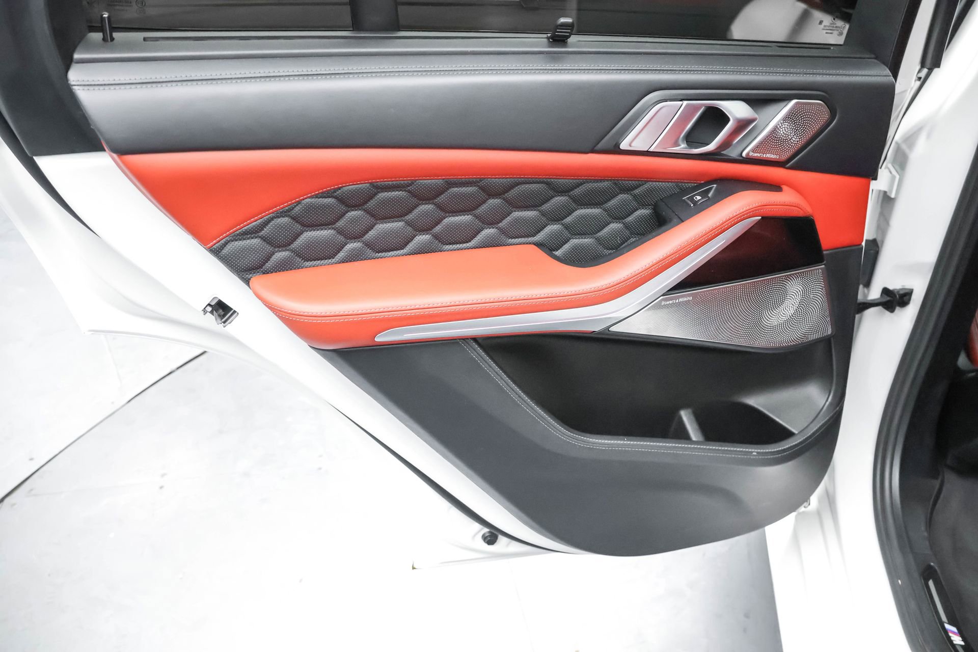 Used 2020 BMW X5 M Competition w/ Executive Package image 30