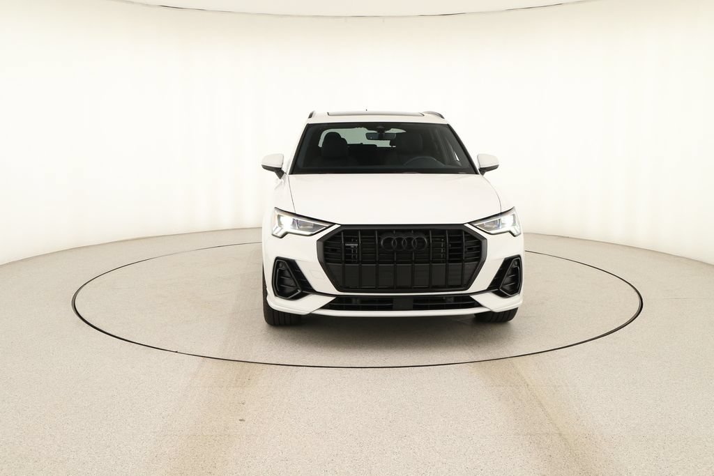 Certified 2025 Audi Q3 2.0T Premium w/ Convenience Package AWD/4WD image 10