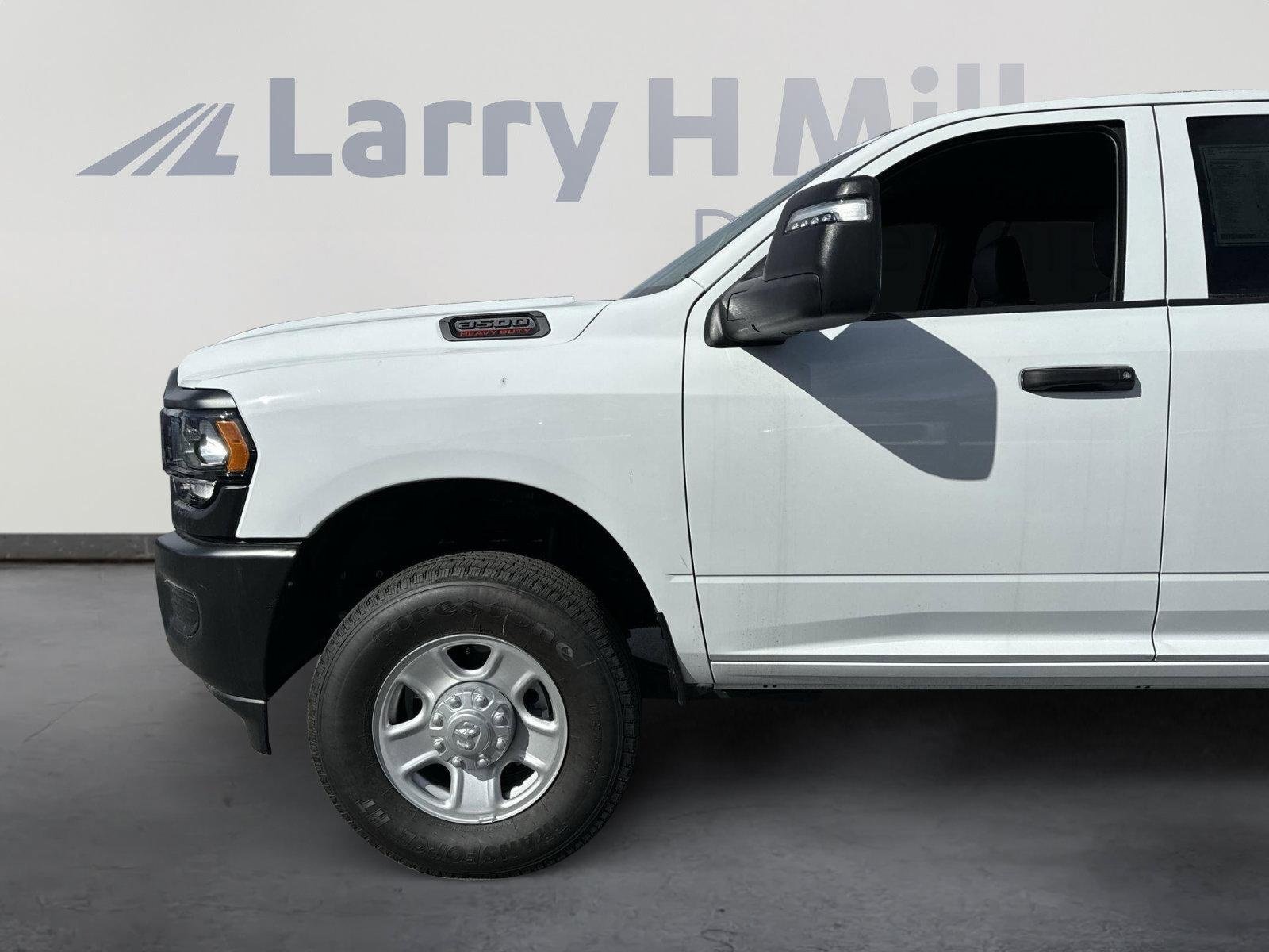 New 2023 RAM 3500 Tradesman AWD/4WD image 10