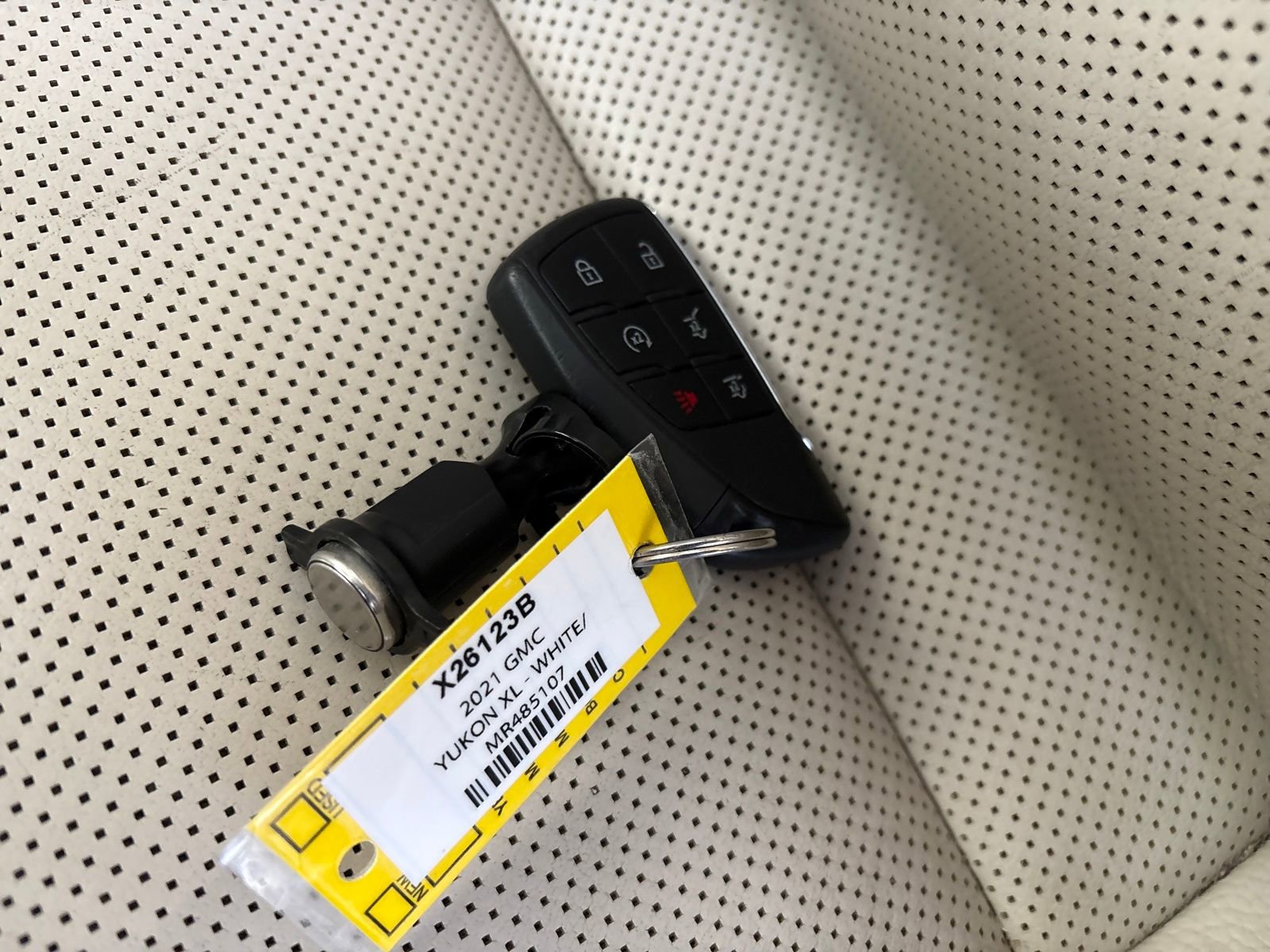 Used 2021 GMC Yukon XL Denali image 29