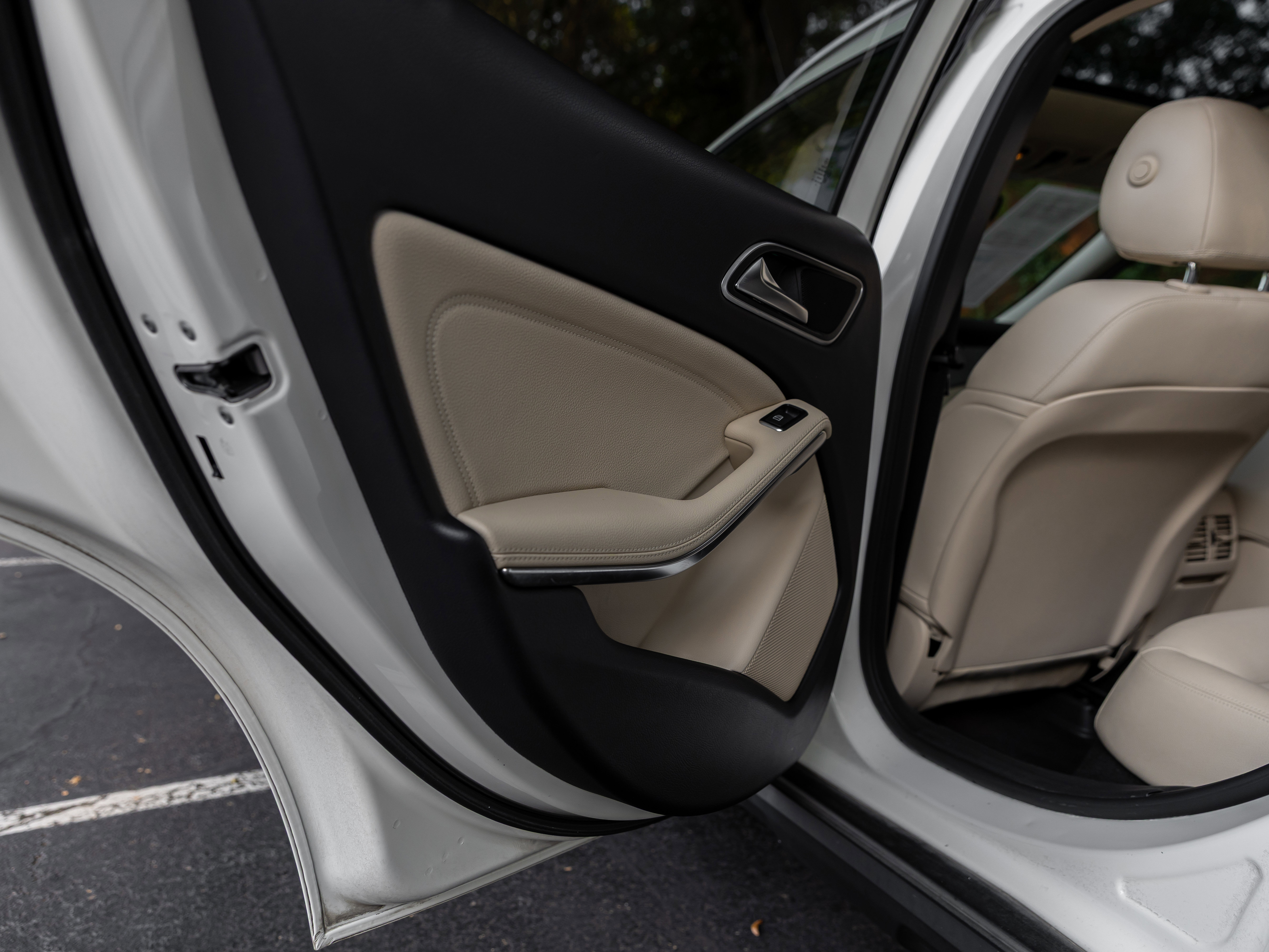 Used 2019 Mercedes-Benz GLA 250 4MATIC w/ Convenience Package image 33