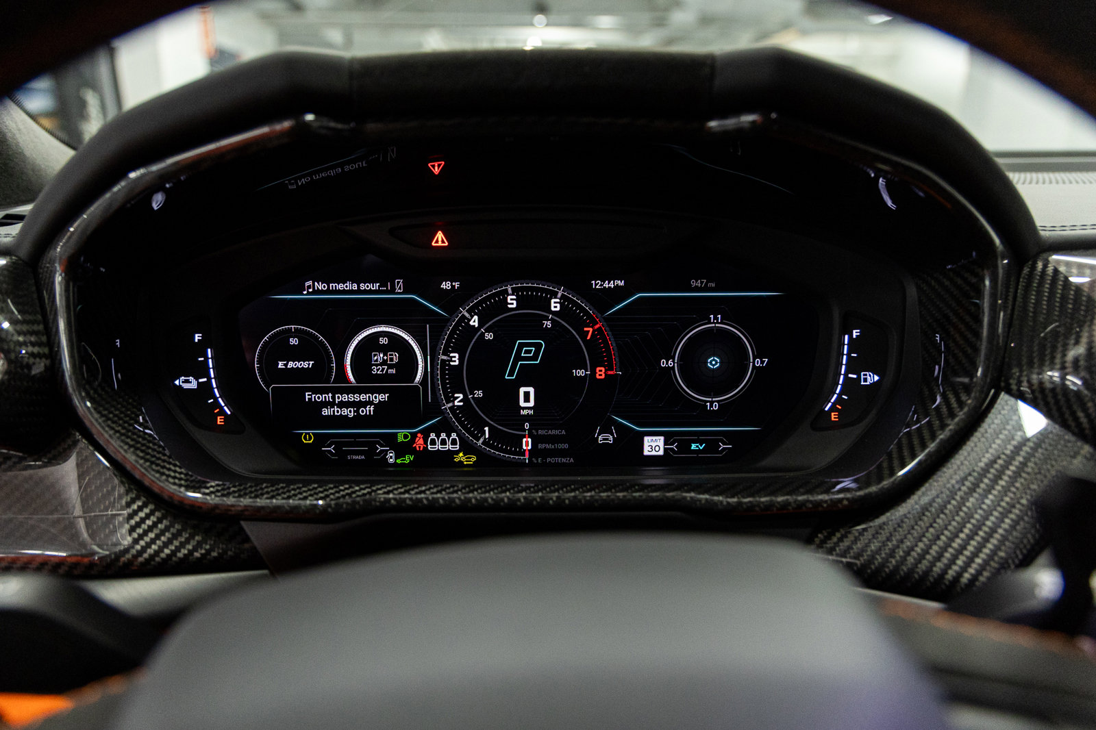 Used 2025 Lamborghini Urus SE image 24