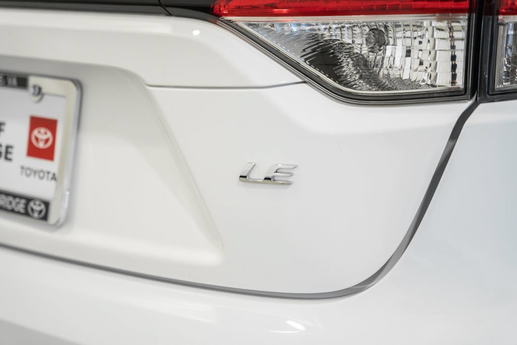 Used 2025 Toyota Corolla LE FWD image 7