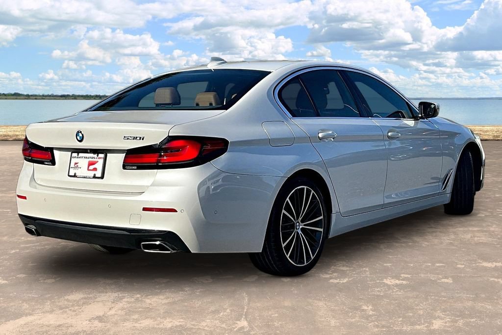 Used 2023 BMW 530i w/ Premium Package RWD image 4