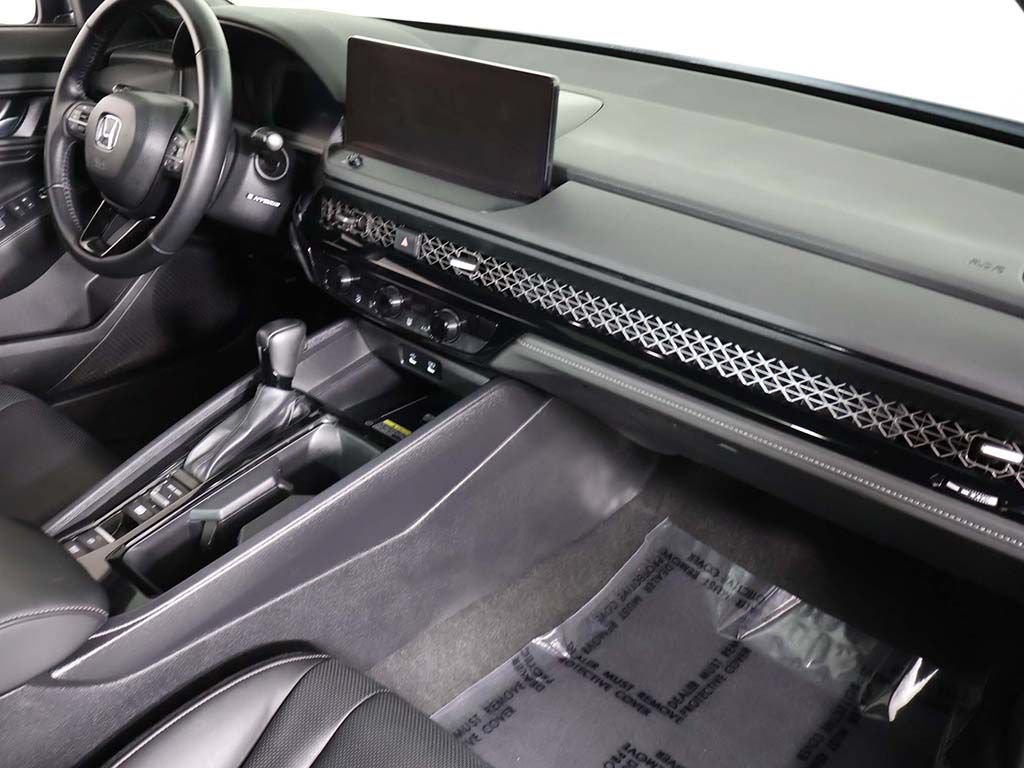 Used 2025 Honda Accord Sport image 29