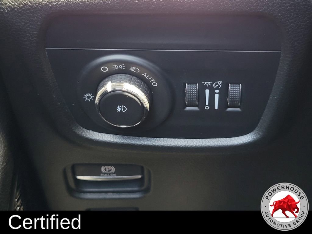 Used 2023 Jeep Grand Cherokee Limited w/ Luxury Tech Group II RWD image 29