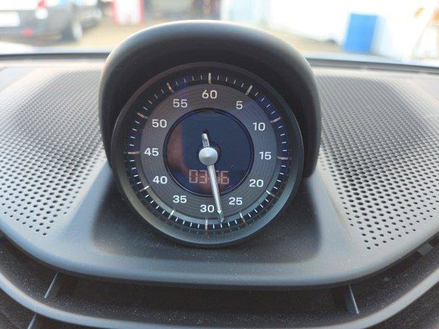 Used 2025 Porsche Taycan RWD image 39