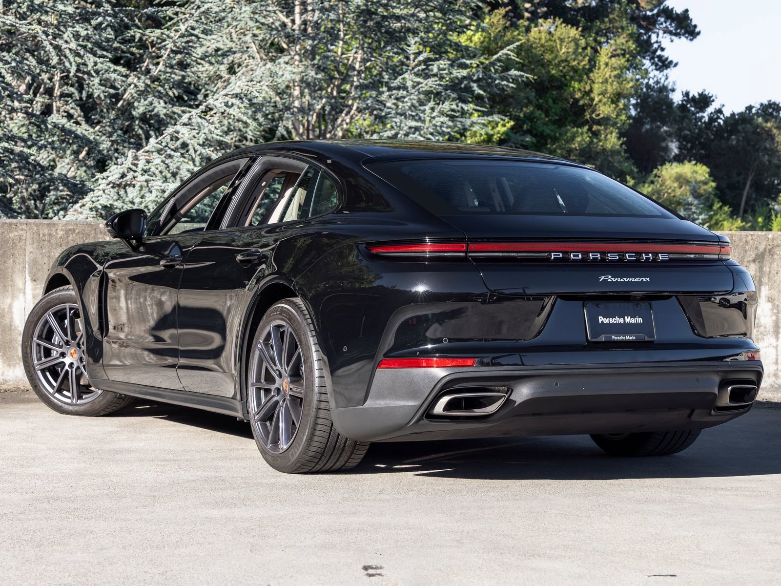 Certified 2025 Porsche Panamera RWD image 3