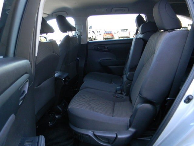 Used 2022 Toyota Highlander LE AWD/4WD image 18