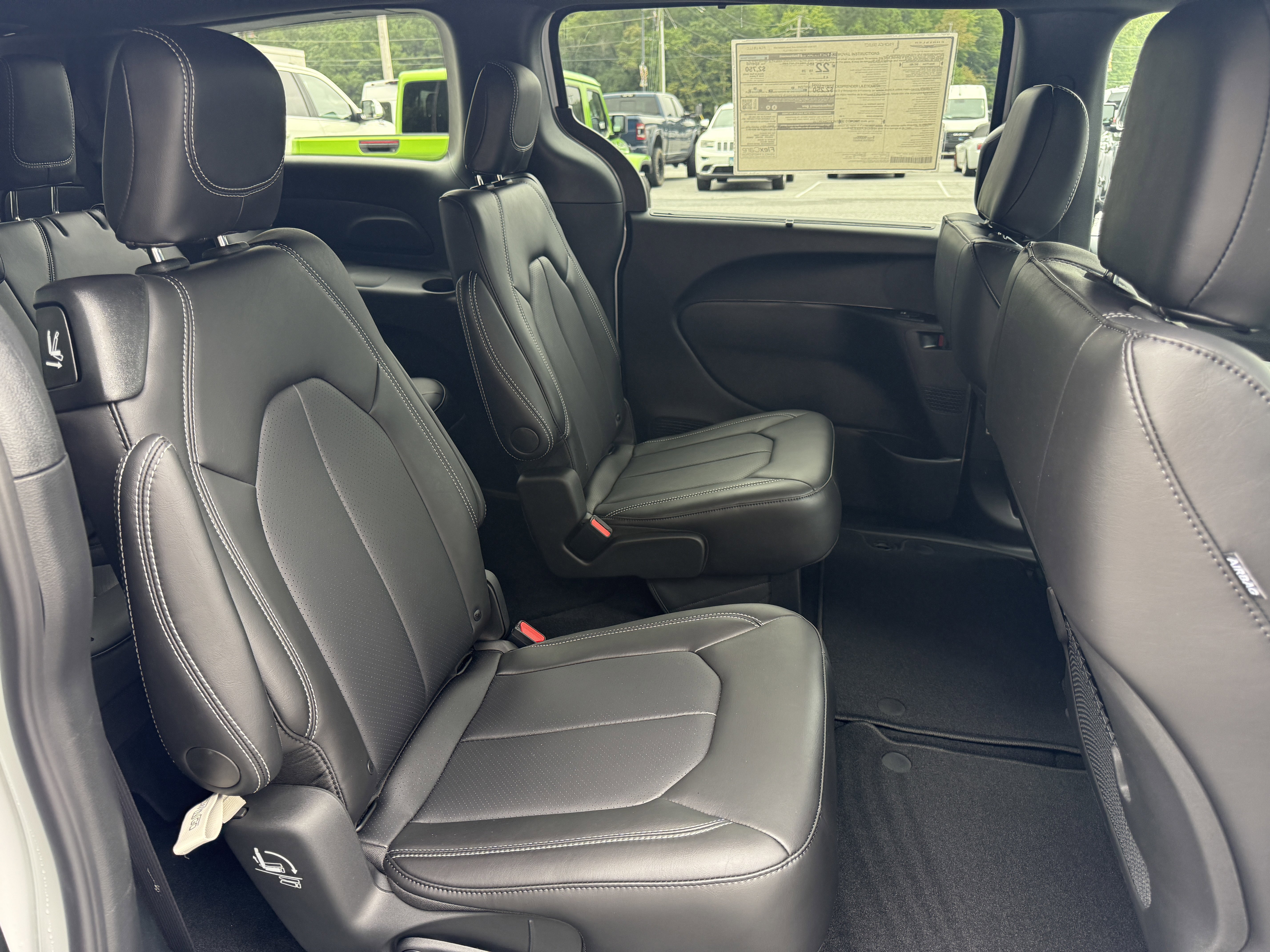 New 2026 Chrysler Pacifica Select image 18