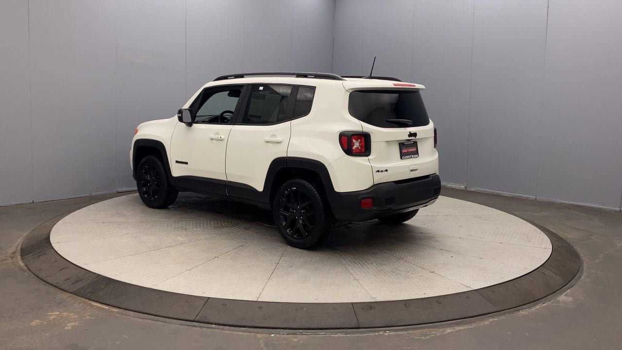 Used 2022 Jeep Renegade Altitude w/ Sun/Sound Group AWD/4WD image 3