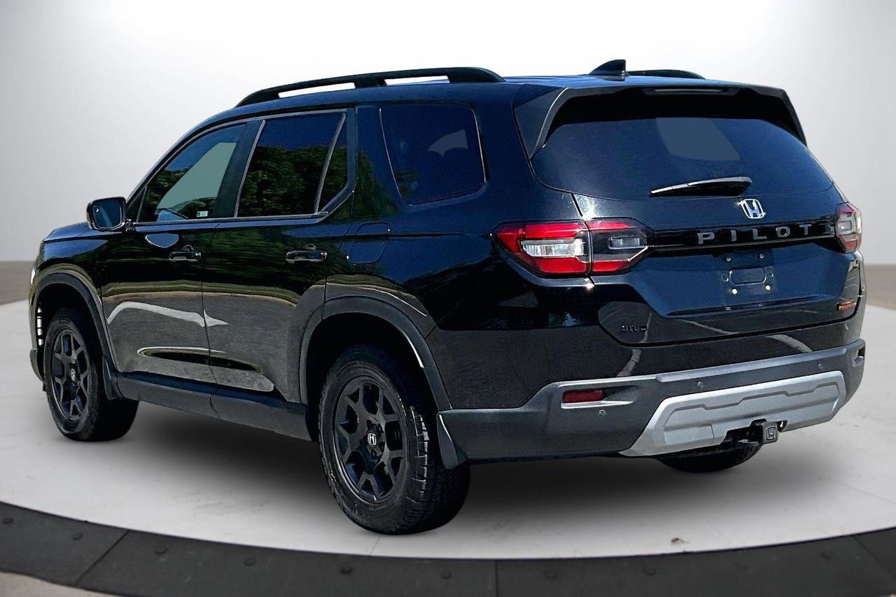 Used 2024 Honda Pilot TrailSport image 7