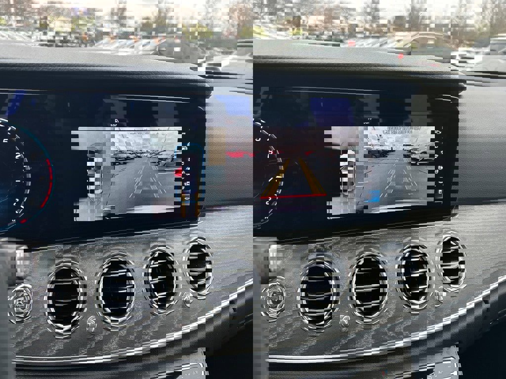 Used 2021 Mercedes-Benz E 350 Sedan image 13