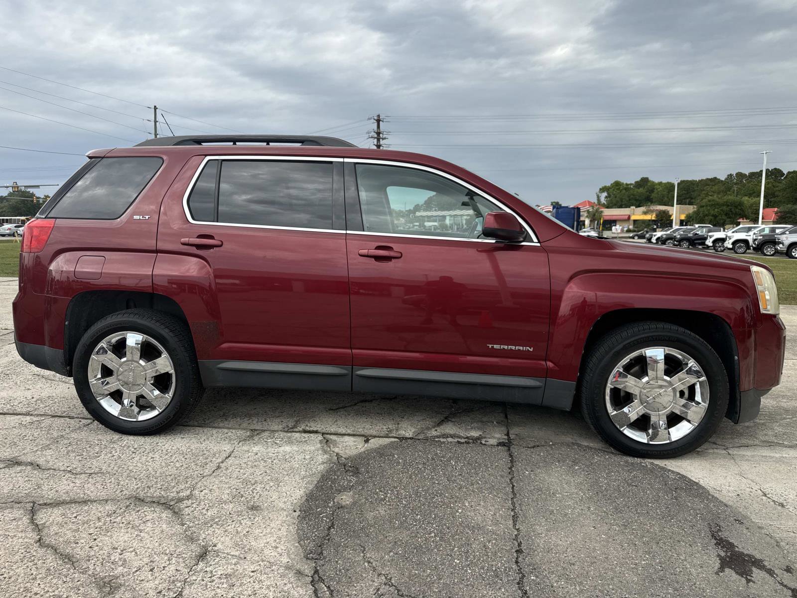 Used 2011 GMC Terrain SLT FWD image 2