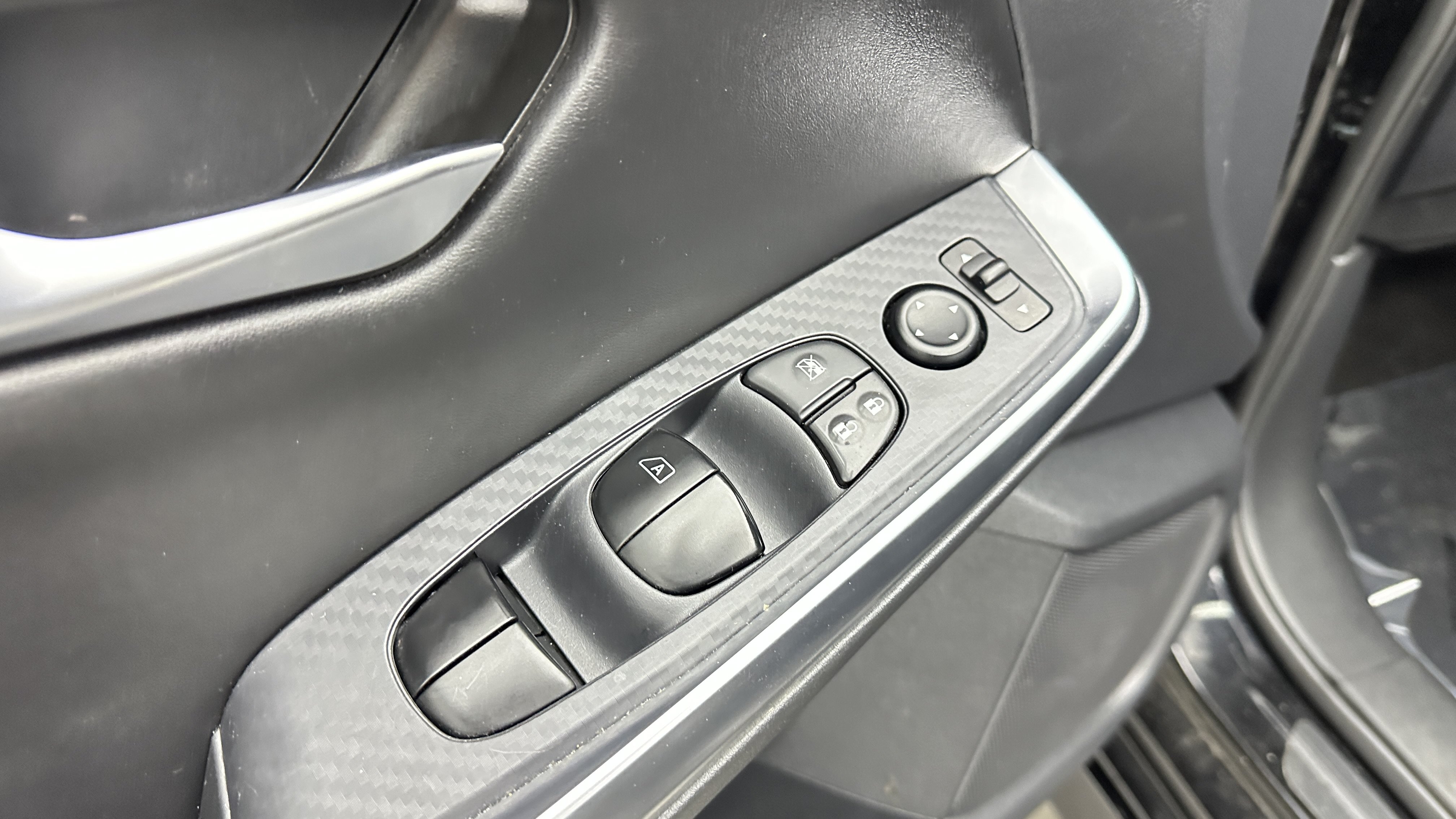 Used 2024 Nissan Sentra SR FWD image 11