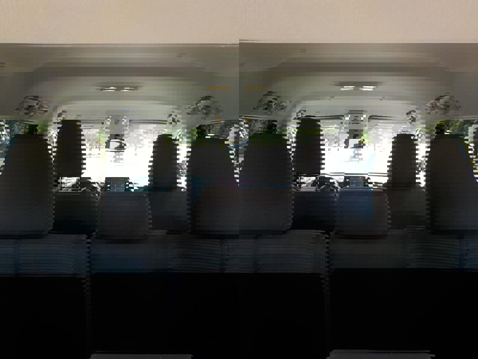 Used 2020 Toyota Highlander L image 10