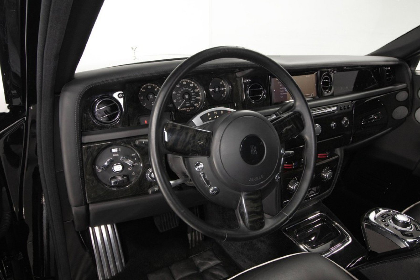 Used 2013 Rolls-Royce Phantom image 23