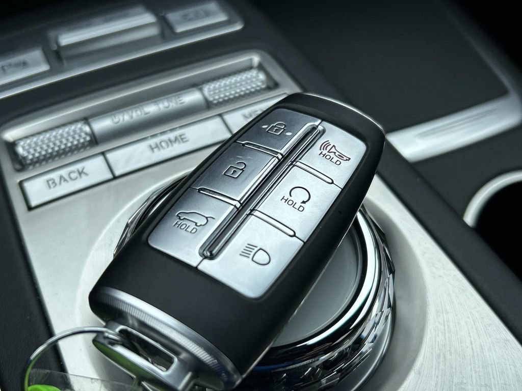Used 2025 Genesis GV70 3.5T Sport image 38