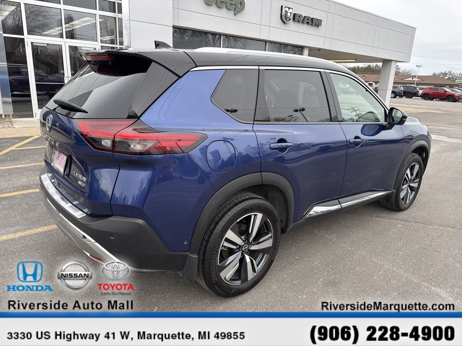 Used 2023 Nissan Rogue Platinum image 10