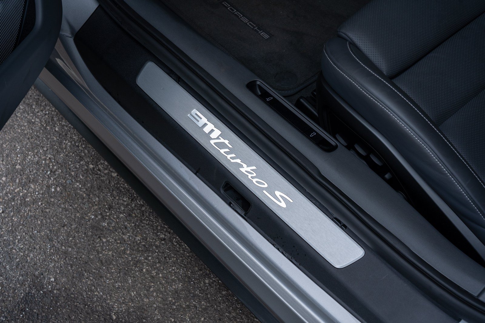 Certified 2022 Porsche 911 Turbo S AWD/4WD image 23