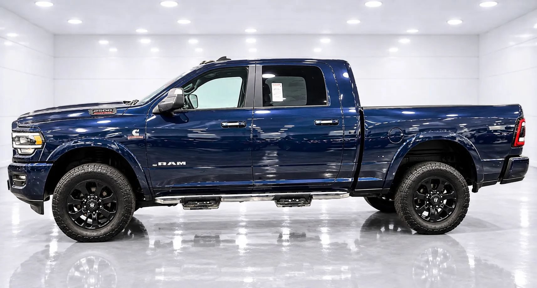 Used 2022 RAM 2500 Laramie AWD/4WD image 2