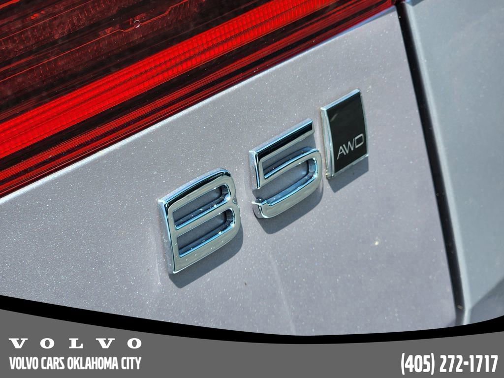 Certified 2026 Volvo XC60 B5 Plus w/ Protection Package Premier image 9