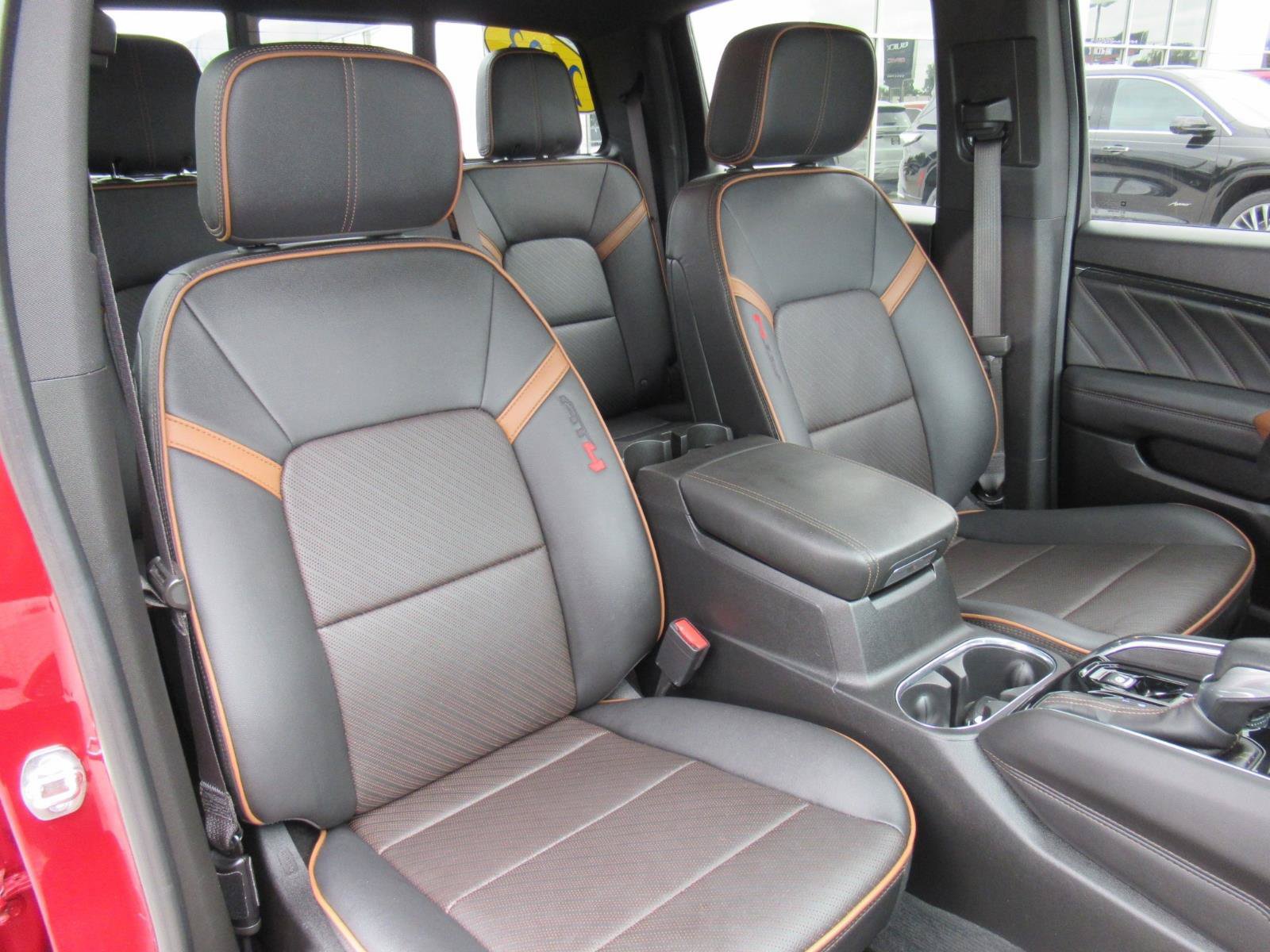 Used 2023 GMC Canyon AT4 w/ AT4 Premium Package AWD/4WD image 10