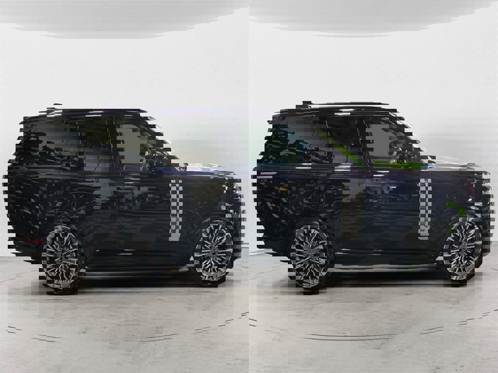 New 2024 Land Rover Range Rover SV image 6