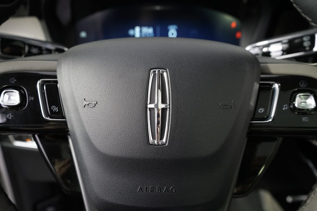 New 2026 Lincoln Corsair Reserve w/ Jet Appearance Package AWD/4WD image 35