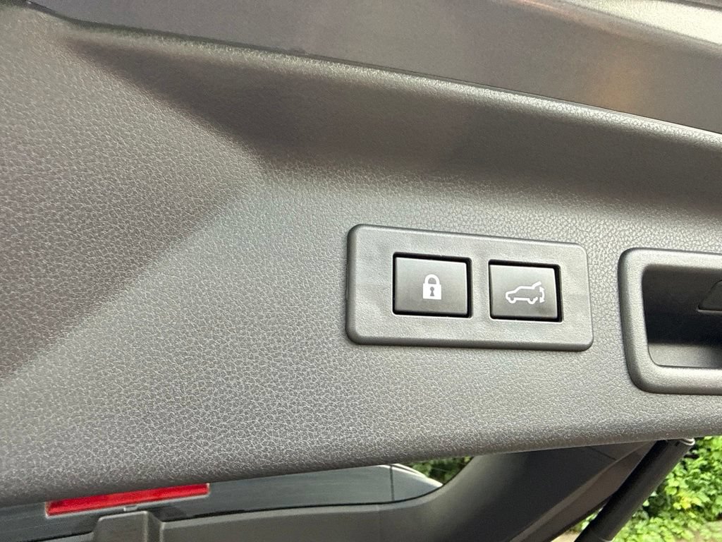Used 2025 Subaru Forester Touring AWD/4WD image 16