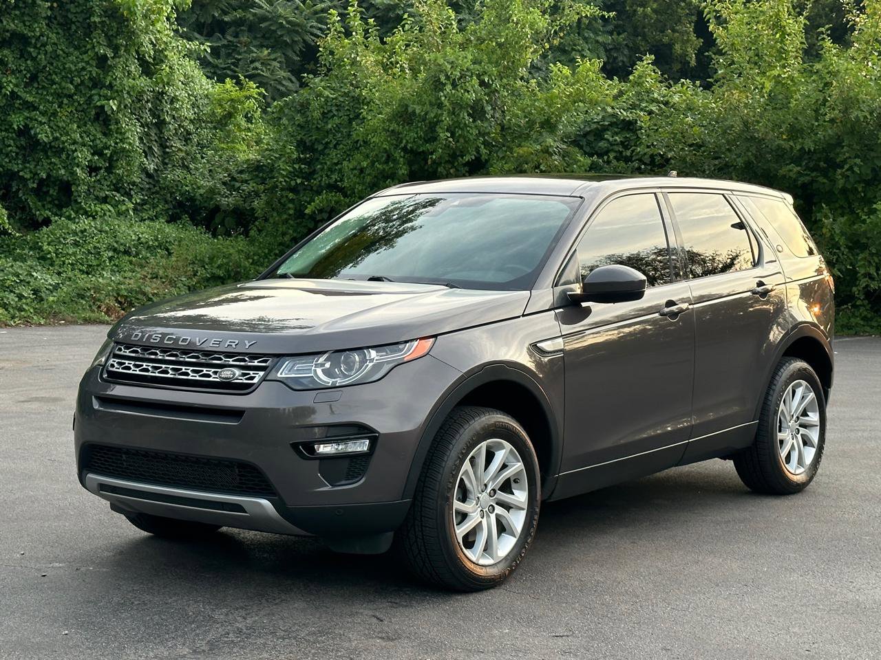 Used 2016 Land Rover Discovery Sport HSE AWD/4WD image 6