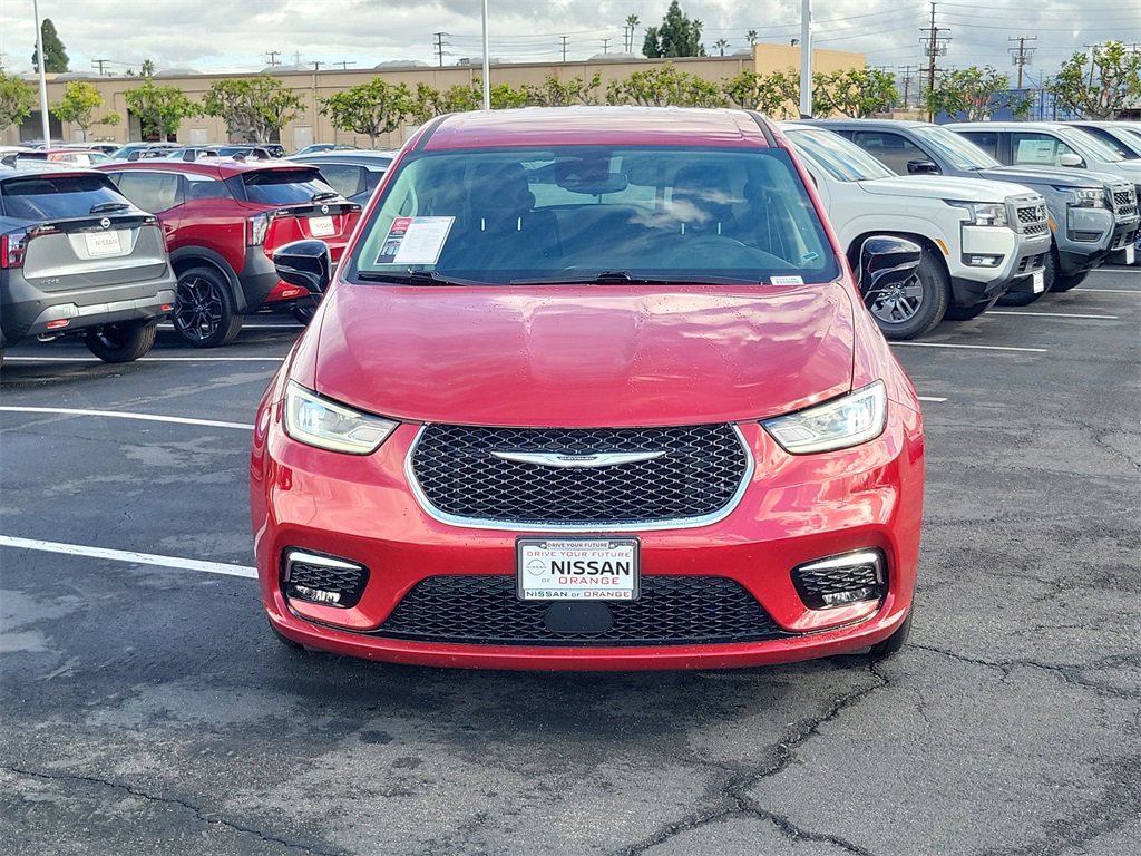 Used 2024 Chrysler Pacifica Touring-L image 28