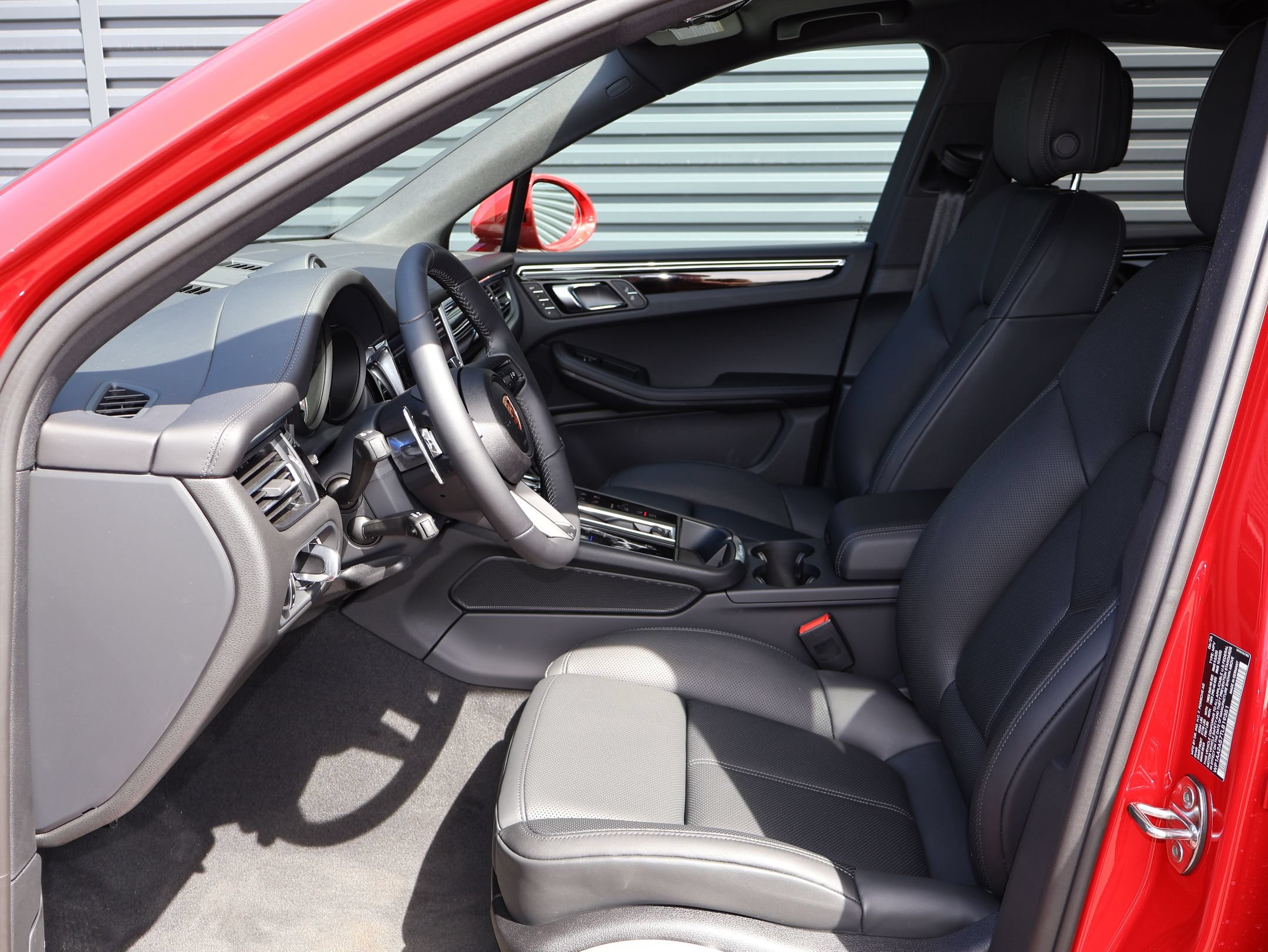 New 2026 Porsche Macan AWD/4WD image 5