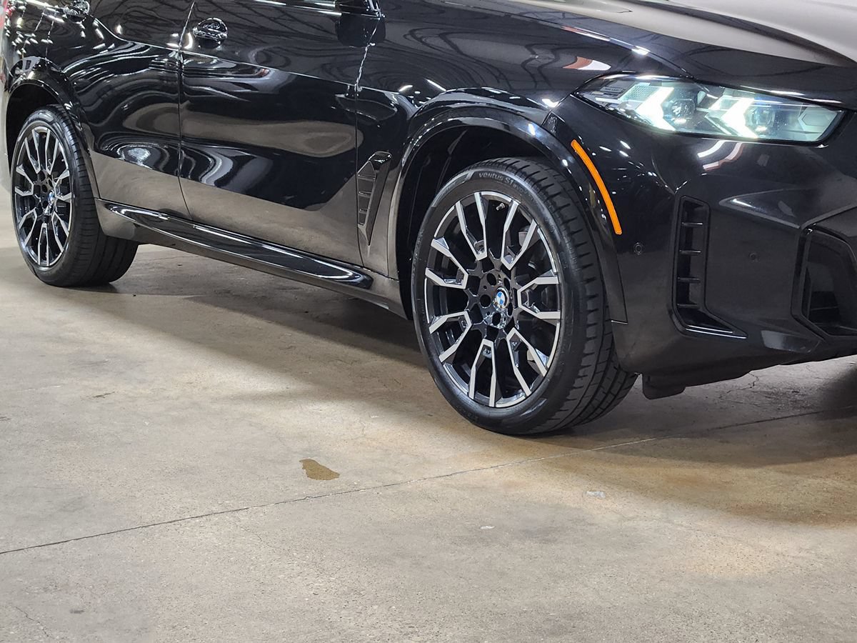 Used 2024 BMW X5 xDrive40i w/ M Sport Package AWD/4WD image 16