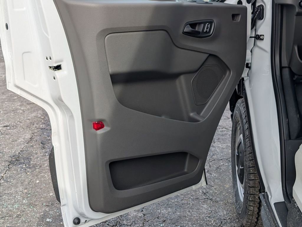 New 2026 Ford Transit 250 148 Medium Roof w/ Load Area Protection Package RWD image 27