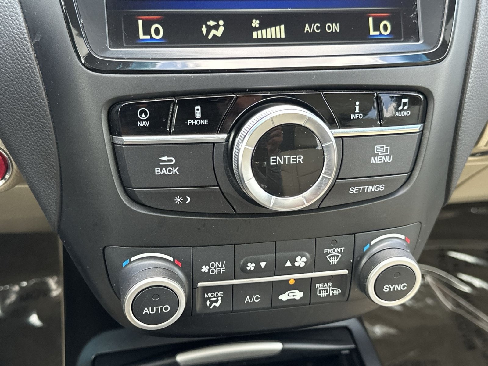 Used 2018 Acura RDX w/ Technology Package AWD/4WD image 29