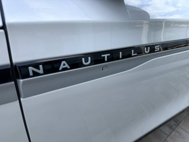 New 2026 Lincoln Nautilus Reserve AWD/4WD image 8
