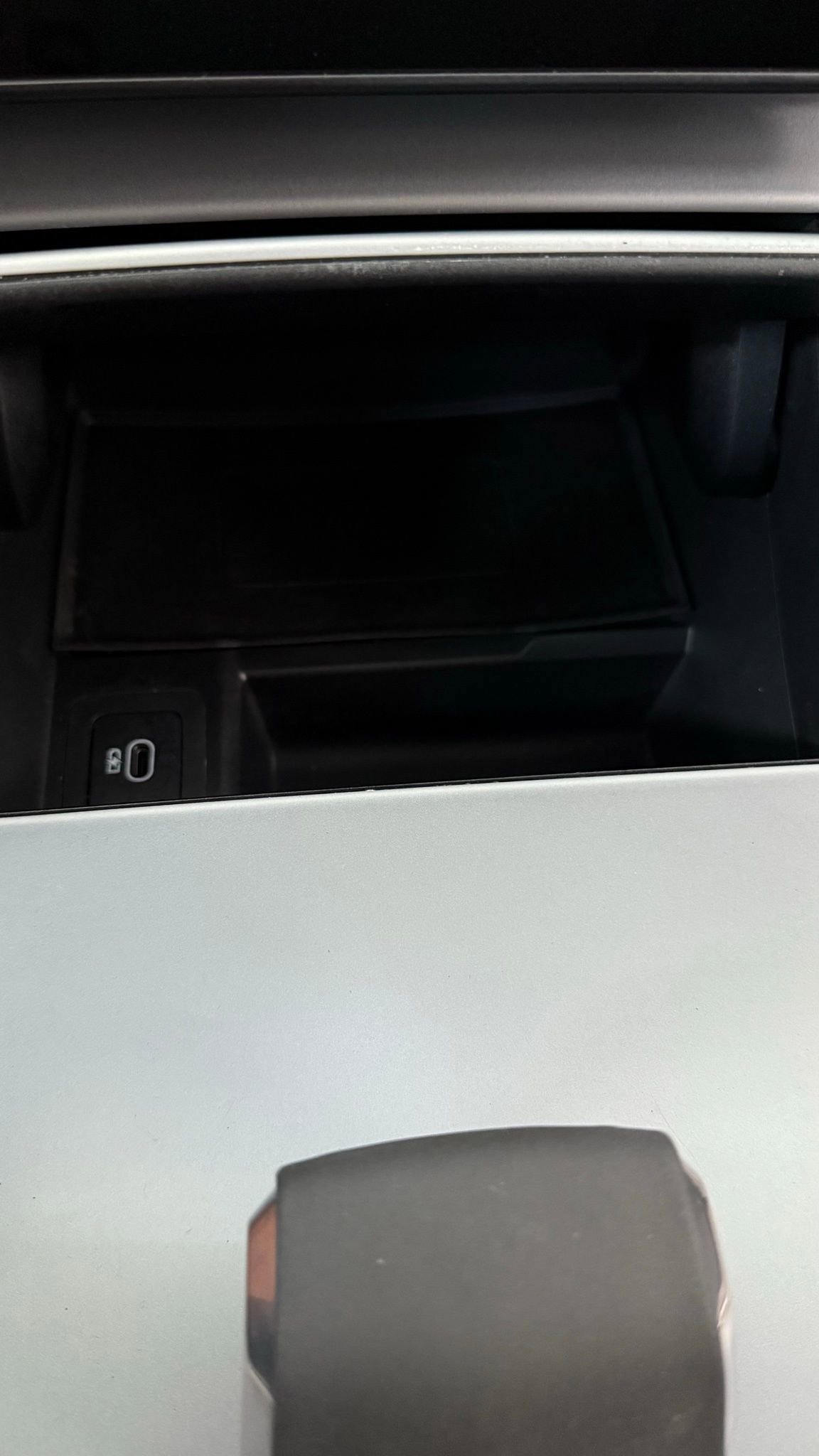 Used 2024 Land Rover Range Rover Velar S image 37