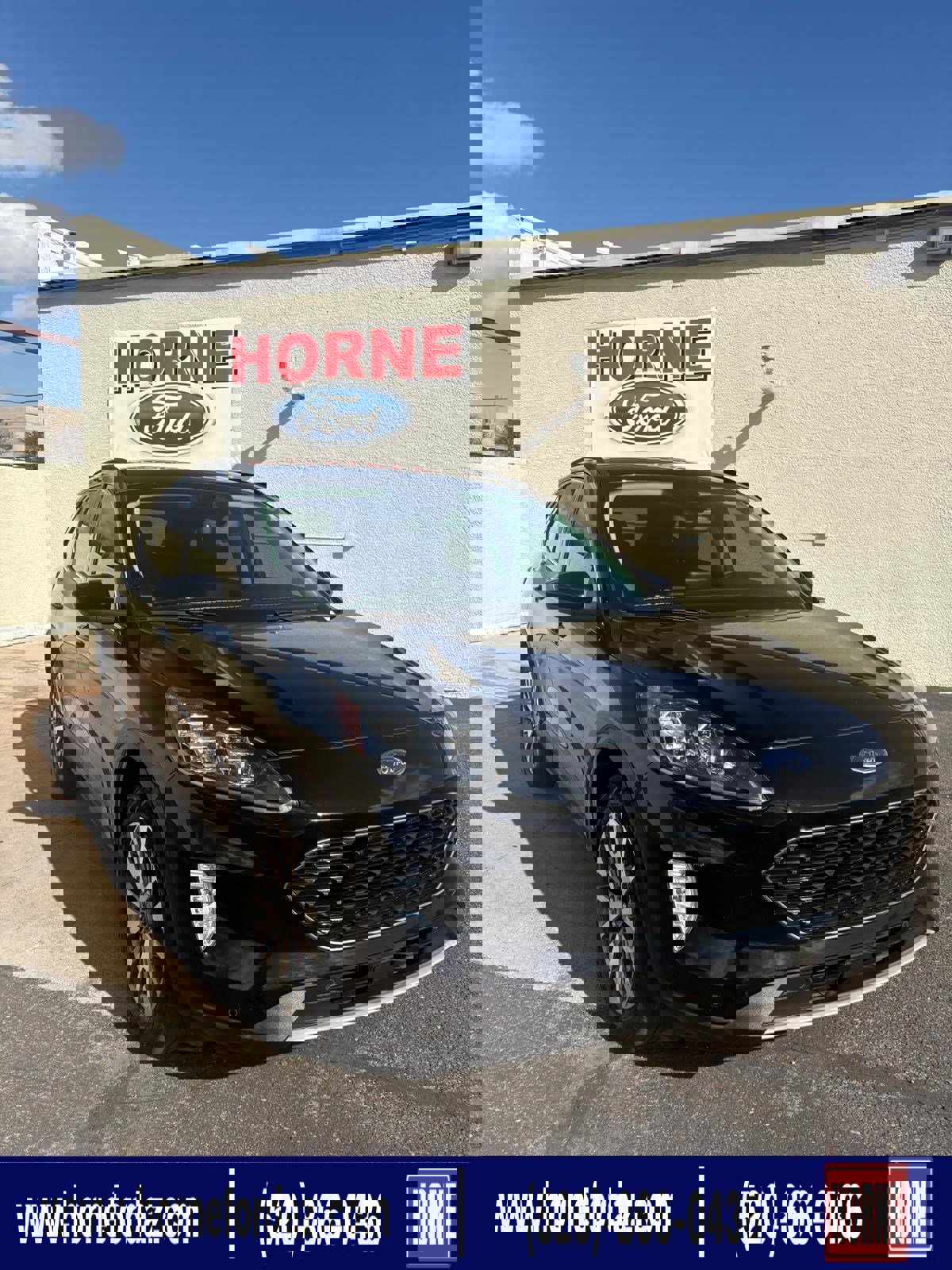 Used 2022 Ford Escape Titanium w/ Class II Trailer Tow Package image 1