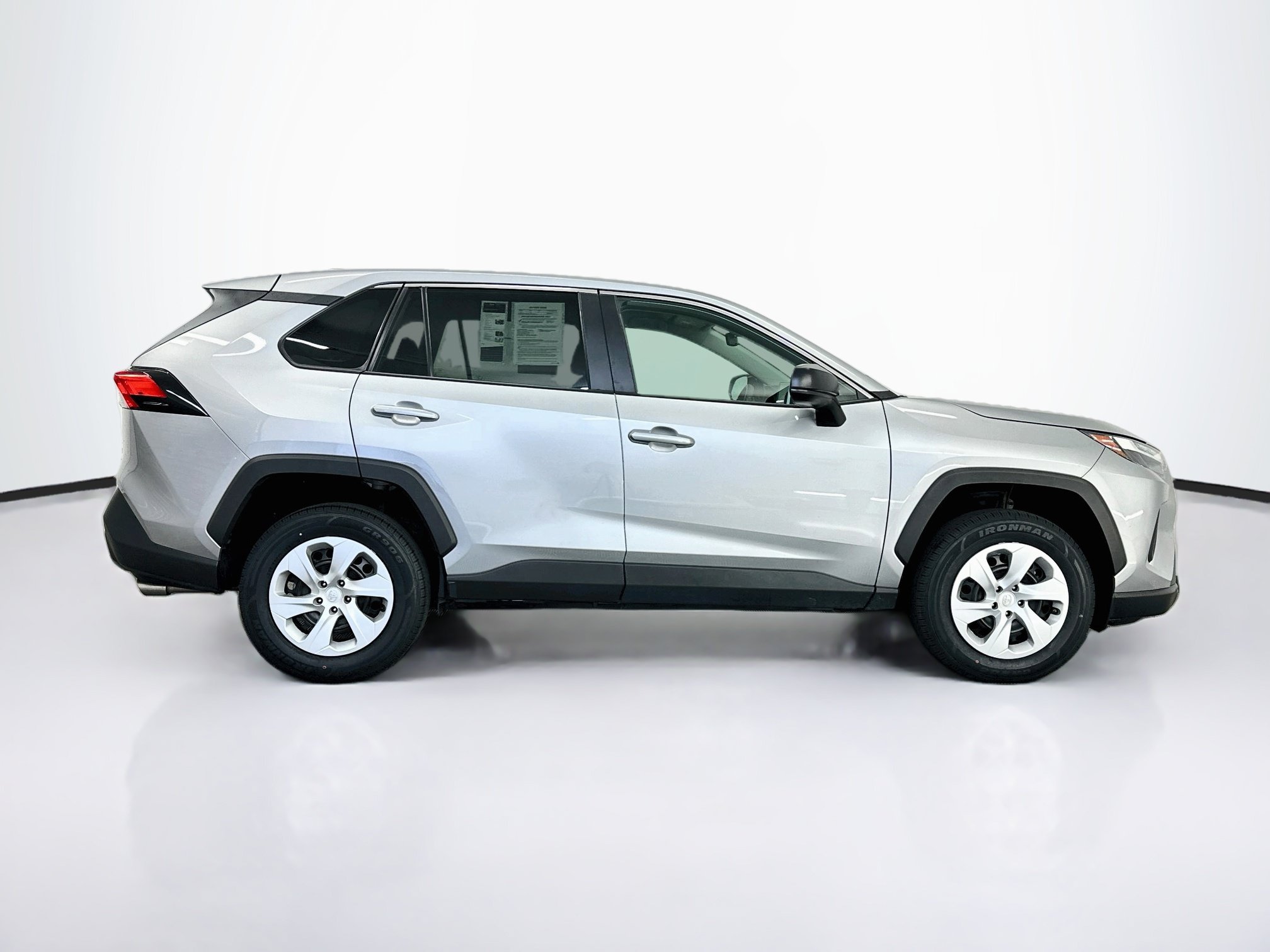 Used 2025 Toyota RAV4 LE AWD/4WD image 10