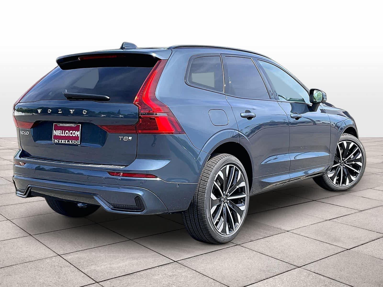 New 2026 Volvo XC60 T8 Ultra w/ Climate Package AWD/4WD image 4