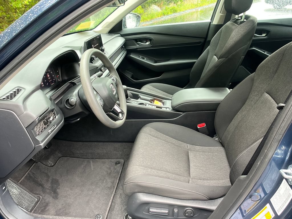 Used 2023 Honda Accord EX image 9