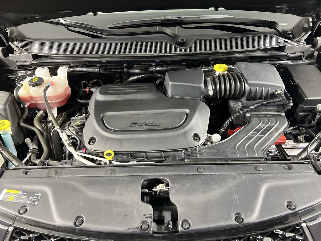 Used 2023 Chrysler Pacifica Touring-L image 30