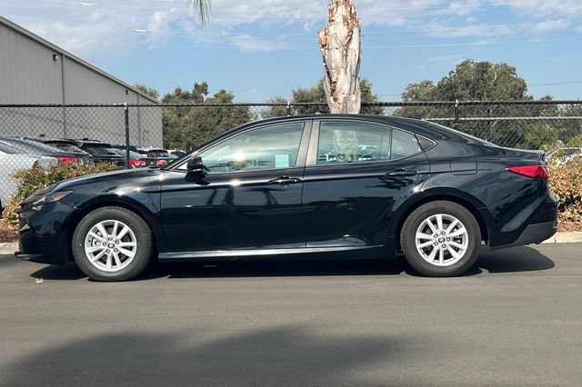 Used 2025 Toyota Camry LE FWD image 7
