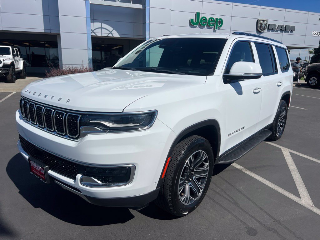 Used 2022 Jeep Wagoneer Series III AWD/4WD image 4