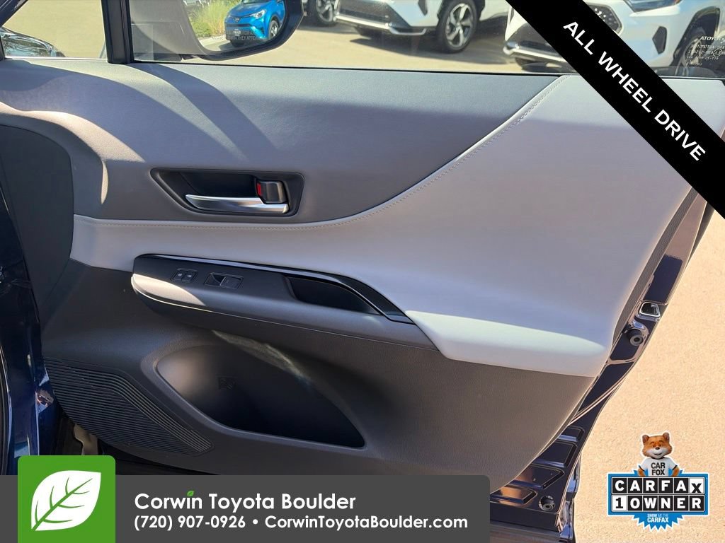 Used 2024 Toyota Venza LE AWD/4WD image 11