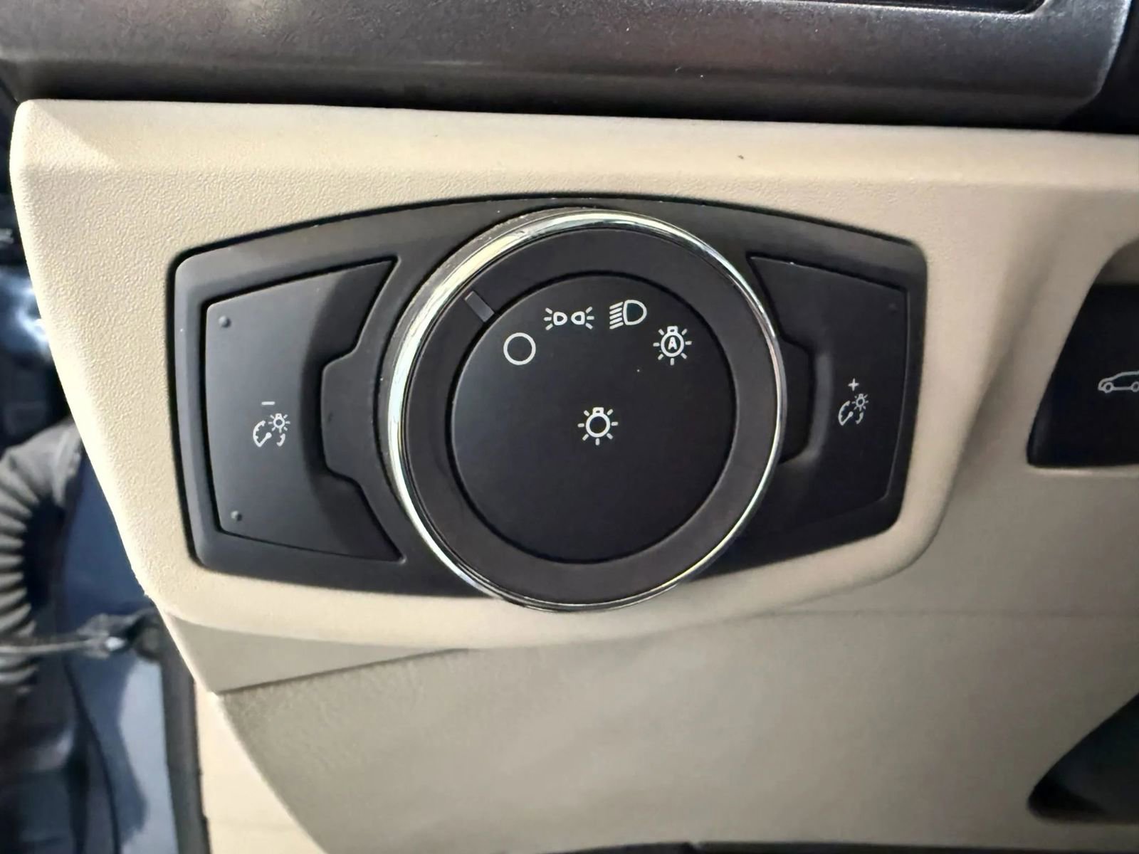 Used 2019 Ford Fusion SE image 22