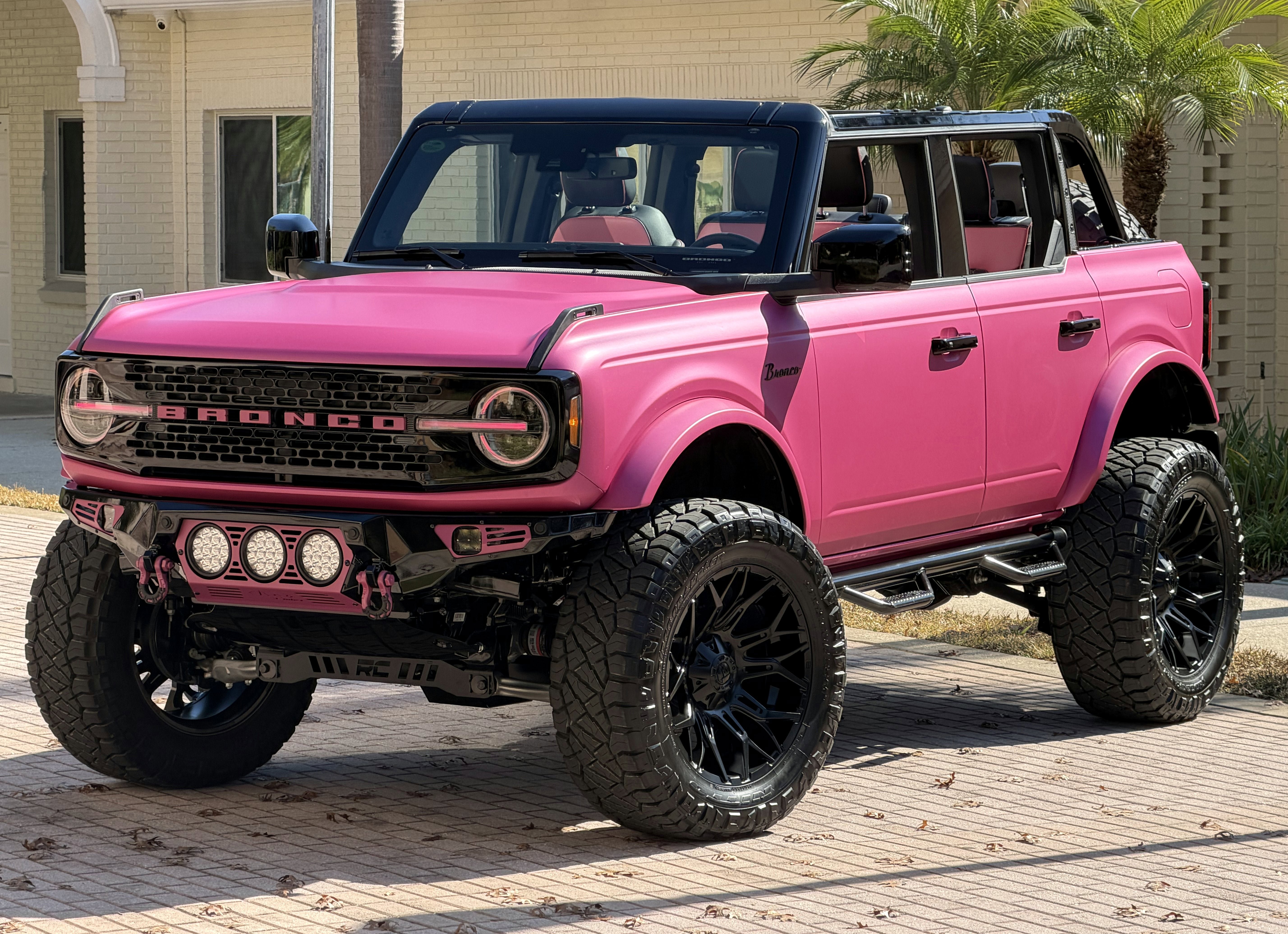 Used 2025 Ford Bronco Outer Banks AWD/4WD image 13