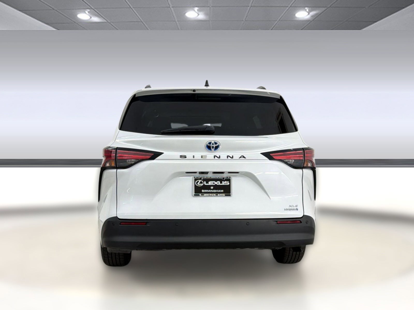 Used 2022 Toyota Sienna XLE image 10